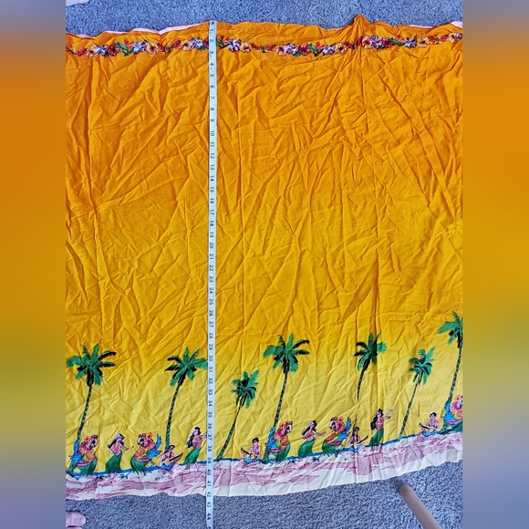 Like new & authentic! Fringed Hawaiian scarf shaw - Picture 8 of 9